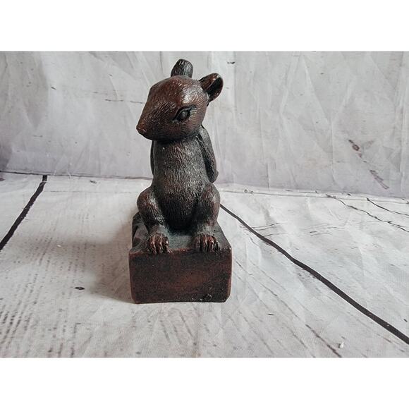 Victorian Trading Co Mouse On Wedge Of Cheese Door Stop Resin - Picture 5 of 8